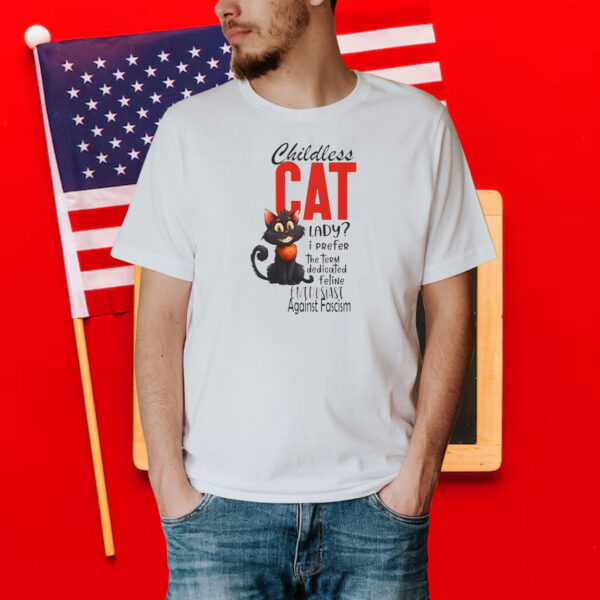 Childless Cat lady Unisex Softstyle Shirt
