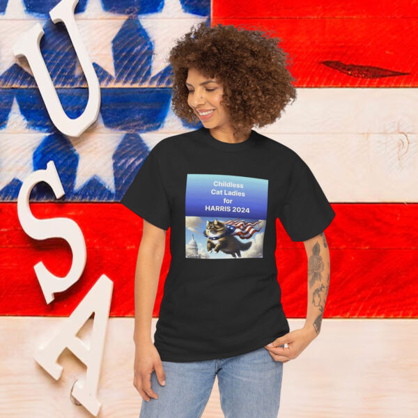 Childless For Cat Ladies For Kamala Harris 2024 Shirt