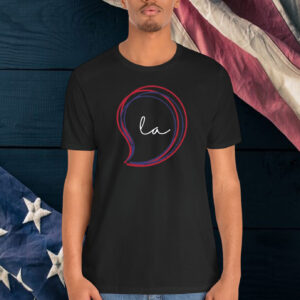 Clever Comma La T-Shirt - Playful Wordplay Supporting Kamala Harris for 2024 Shirt