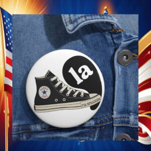 Harris I'm Speaking Snickers and Comma La Pin Button